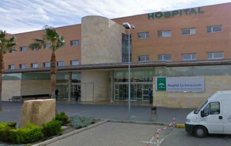 Alarma entre los trabajadores del Grupo Cosentino porque en el Hospital de Huércal Overa solo queda una Neumóloga