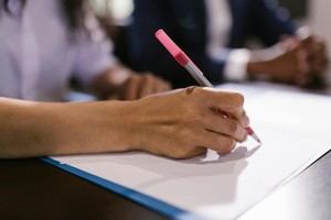 Migrantes con hijos o empleo pueden regularizar su situación sin informe de vulnerabilidad