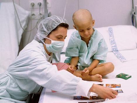 El hospital Sant Joan de Déu logra con éxito que Álvaro, de 6 años, haya podido curarse de leucemia mediante la primera terapia CAR-T pública.
 