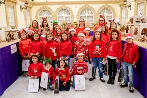 Estudiantes de Aula Creativa Tam Tam disfrutan del Belén en Diputación