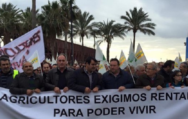 Almería se echa a la calle el día 19 bajo el lema 'Agricultura en extinción'