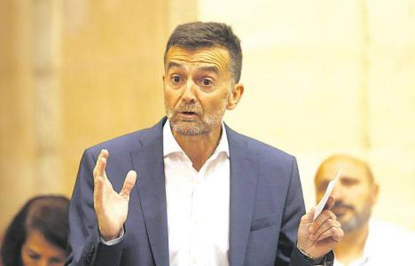 Antonio Maíllo deja la política y pide el reingreso a su plaza de profesor en Aracena
