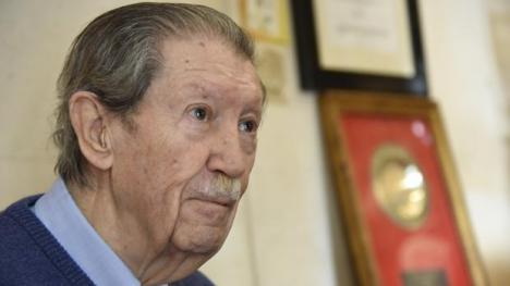 Muere el columnista Manuel Alcántara