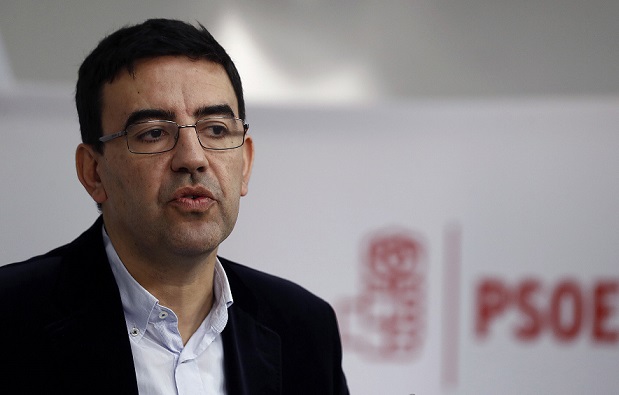 El PSOE-A alerta de que Moreno Bonilla rubrica con su “complicidad y silencio vergonzoso” desde Andalucía el giro a la ultraderecha del PP