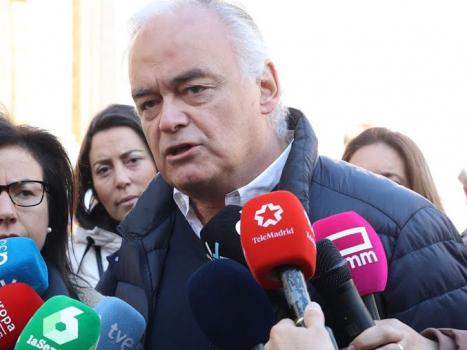 González Pons acusa al Tribunal Constitucional de interferir en el trabajo del poder judicial y de ser un cáncer y el PSOE acusa al PP de dañar la democracia