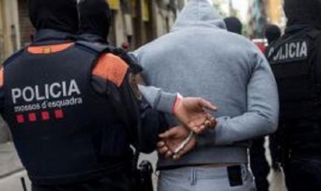 Los agentes del Grupo Especial de Intervención despliegan su fuerza para salvar a las víctimas de un secuestro en Barcelona