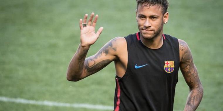 Neymar se despide de sus compañeros del FC Barcelona
