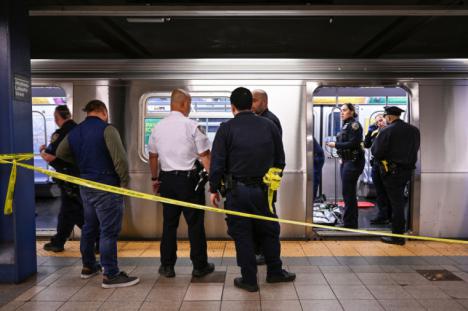 Una mujer muere en el metro de Nueva York tras un ataque incendiario que la dejó irreconocible
