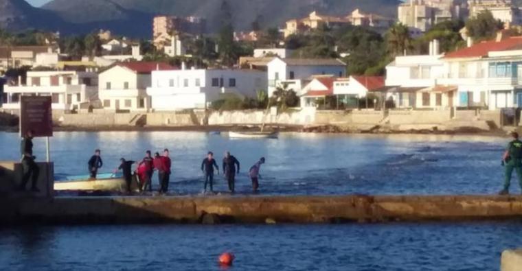 Interceptadas dos embarcaciones con diecinueve inmigrantes, uno de ellos menor de edad, frente a Cabo de Palos