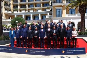 Sánchez en Montenegro: Urge incluir a los Balcanes en la UE