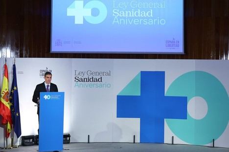 Sánchez destaca la importancia de invertir en sanidad para fortalecer la democracia