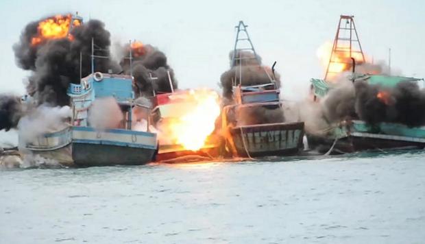 Indonesia hunde 51 barcos extranjeros por practicar pesca ilegal en sus aguas