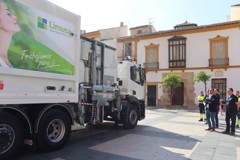 Limusa 'continúa' modernizando el servicio de limpieza de Lorca con un nuevo camión para la recogida de residuos sólidos urbanos