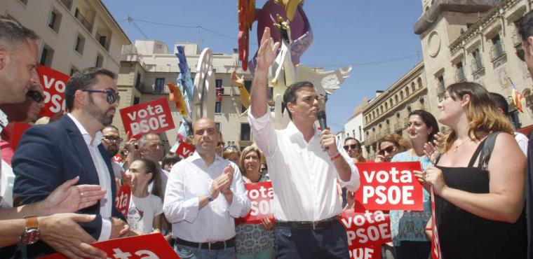 El PSOE afianza su liderazgo en las encuestas y gana según estas en casi todas las comunidades