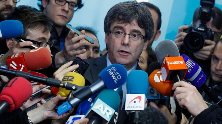 Puigdemont lanza un órdago y dice que acudirá al Parlament para evitar la impugnación
