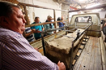El sarcófago romano de Villamena ha sido abierto por un grupo de expertos