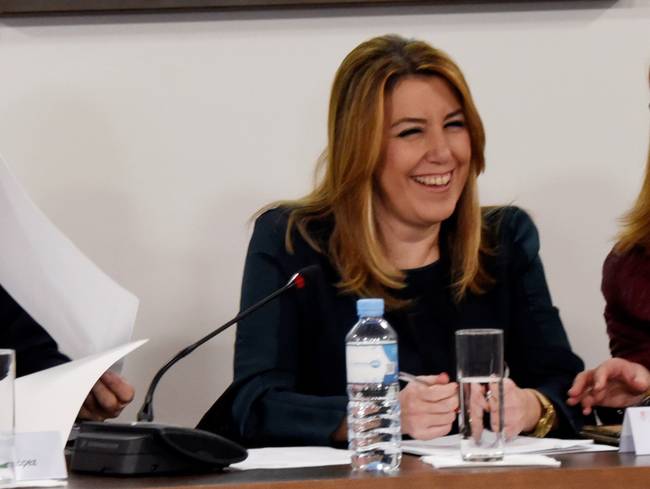Como los separatistas catalanes, también Susana Díaz desobedece al Tribunal Constitucional