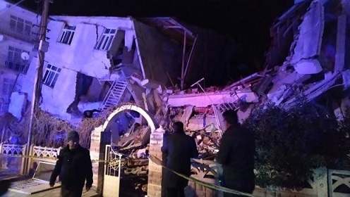 21 muertos y más de mil heridos por el terremoto en Turquía