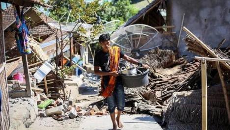 Más de 90 muertos en un nuevo terrremoto en la isla indonesia de Lombok