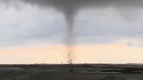 Desastre en El Ejido. 200 hectáreas arrasadas por los tornados.