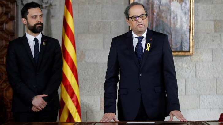 Rivera pide a Rajoy actuar ya y aplicar el 155 mientra Quim Torra promete el cargo omitiendo al Rey y la Constitución