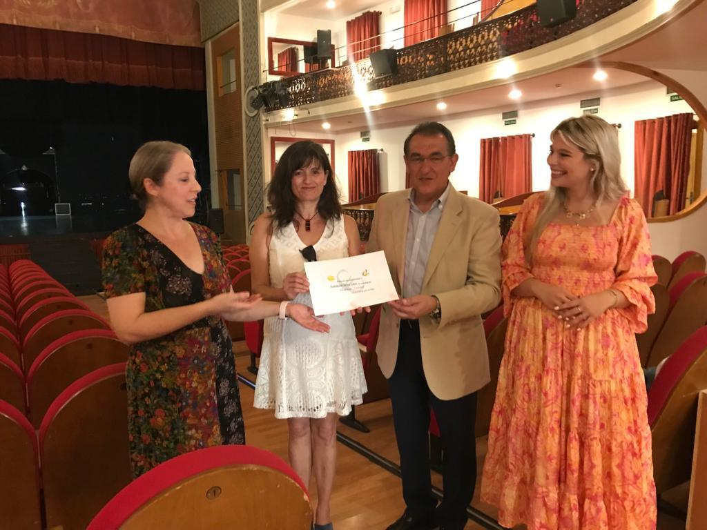 El musical “7 sueños”, organizado por el Coro del IES 'Ros Giner', alcanza una recaudación de 2.030 euros en beneficio de la Asociación Down Lorca