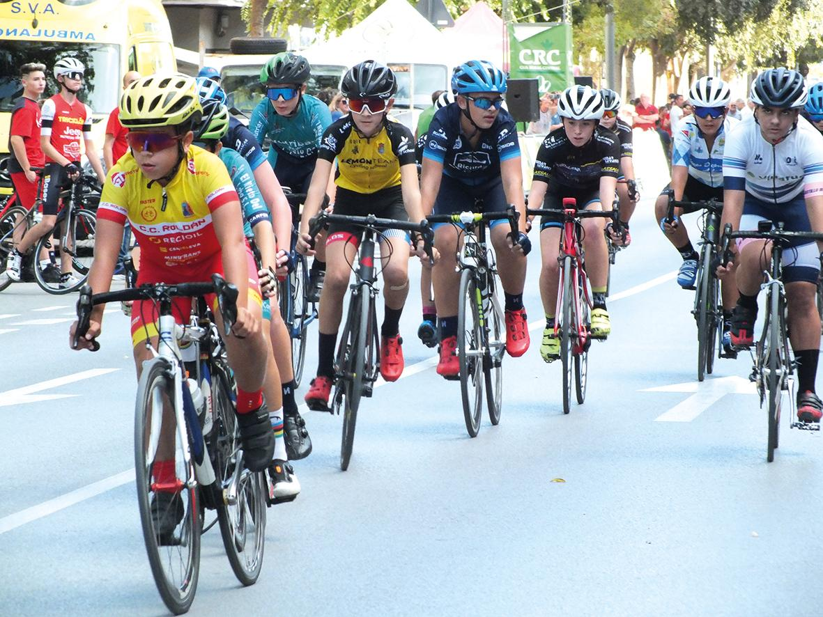 El atletismo y el ciclismo regresan a las calles de Lorca