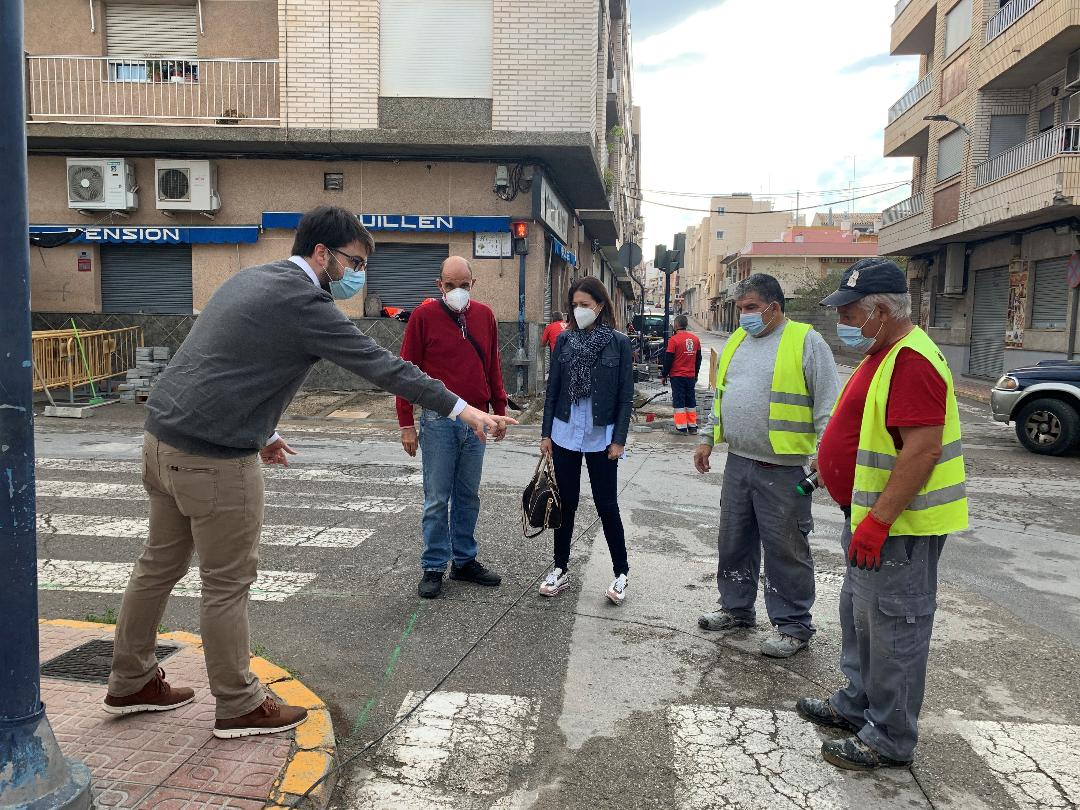 El Ayuntamiento de Águilas pone en valor los itinerarios peatonales, con la mejora de la accesibilidad y reparaciones en varias calles del municipio“