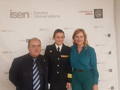 EL INCOLORO: 'La gaditana Ester Yáñez González-Irún se convierte en la primera mujer Capitán de Navío de la Armada', por Jerónimo Martínez