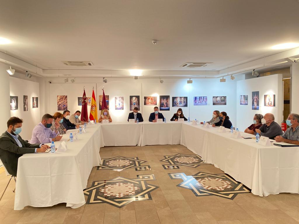 El Alcalde de Lorca sostiene que “la recuperación del casco histórico requiere de un plan integral que abarque el aspecto patrimonial y social de vivienda, urbanístico, comercial y de ocio”