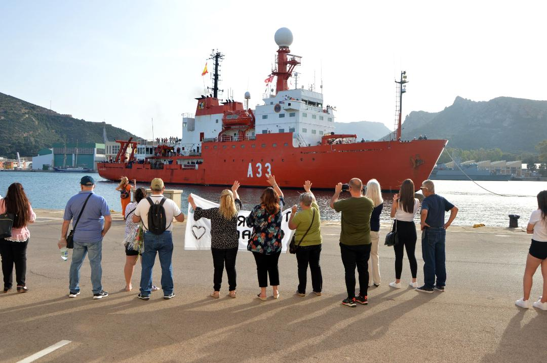 El buque de investigación oceanográfica “Hespérides” regresa a Cartagena tras finalizar su XXVI Campaña Antártica