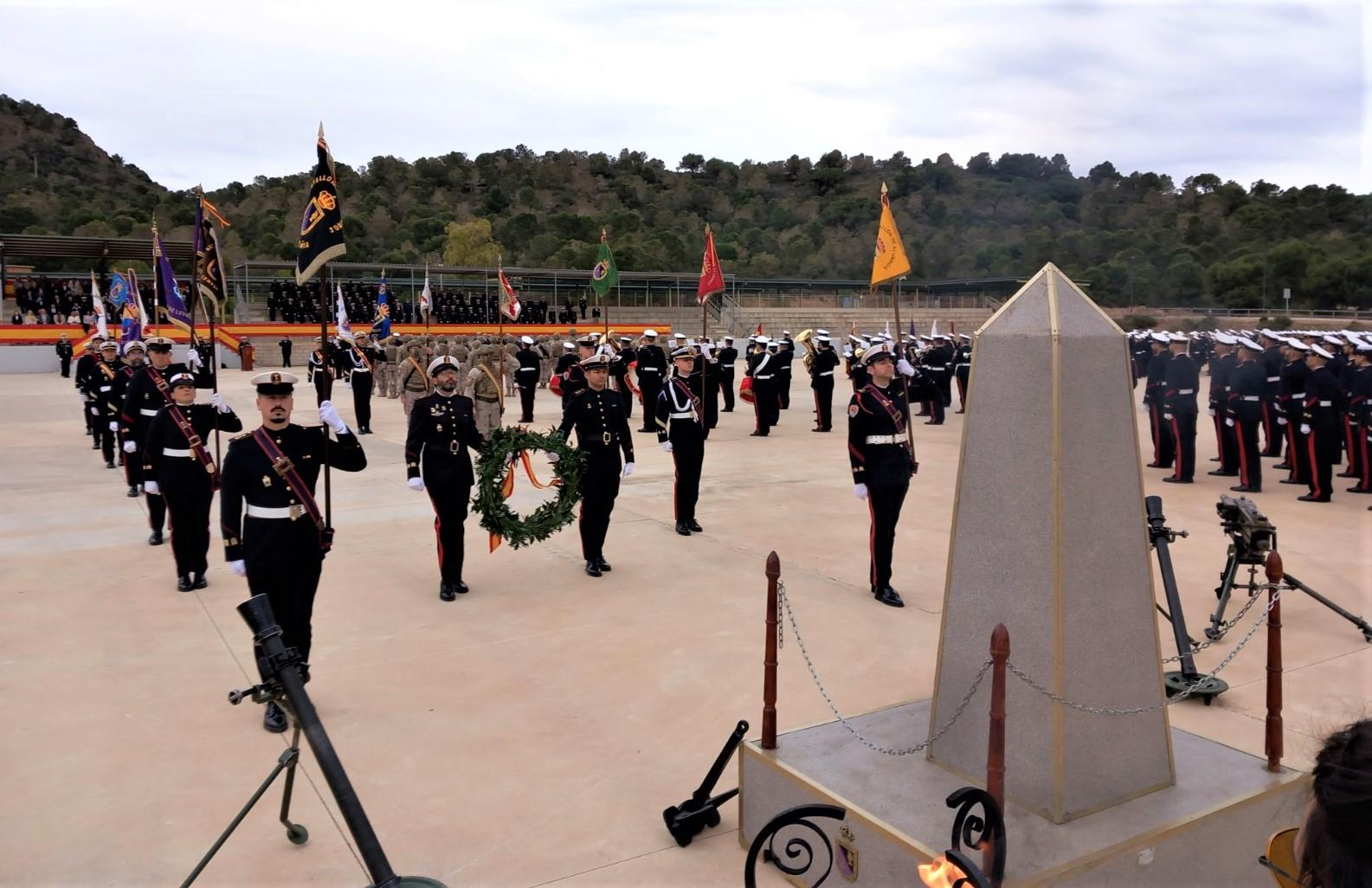 Una parada militar celebrada en la EIMGAF conmemora el 486 aniversario de Infantería de Marina