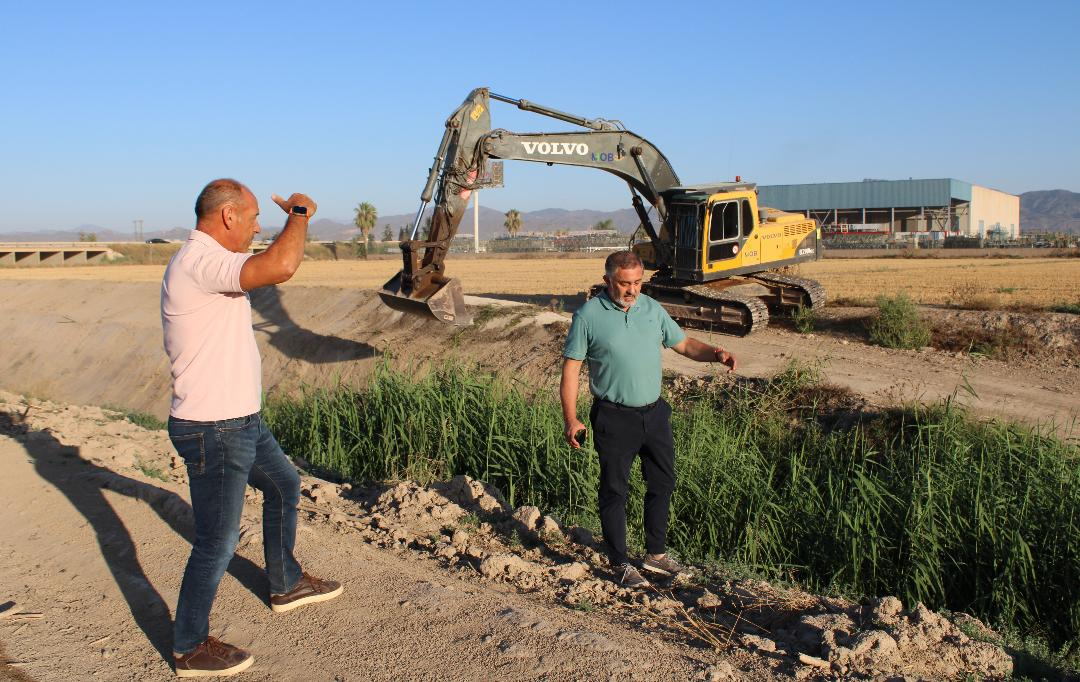 El Ayuntamiento de Lorca inicia la limpieza de cauces en la Rambla de Biznaga