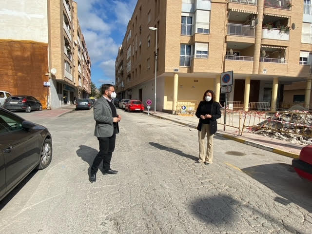 El Ayuntamiento de Lorca acondicionará la calle Molins de Rei, situada en el Residencial Miguel Ángel, cuya calzada y aceras se encuentran en un estado “muy deteriorado”