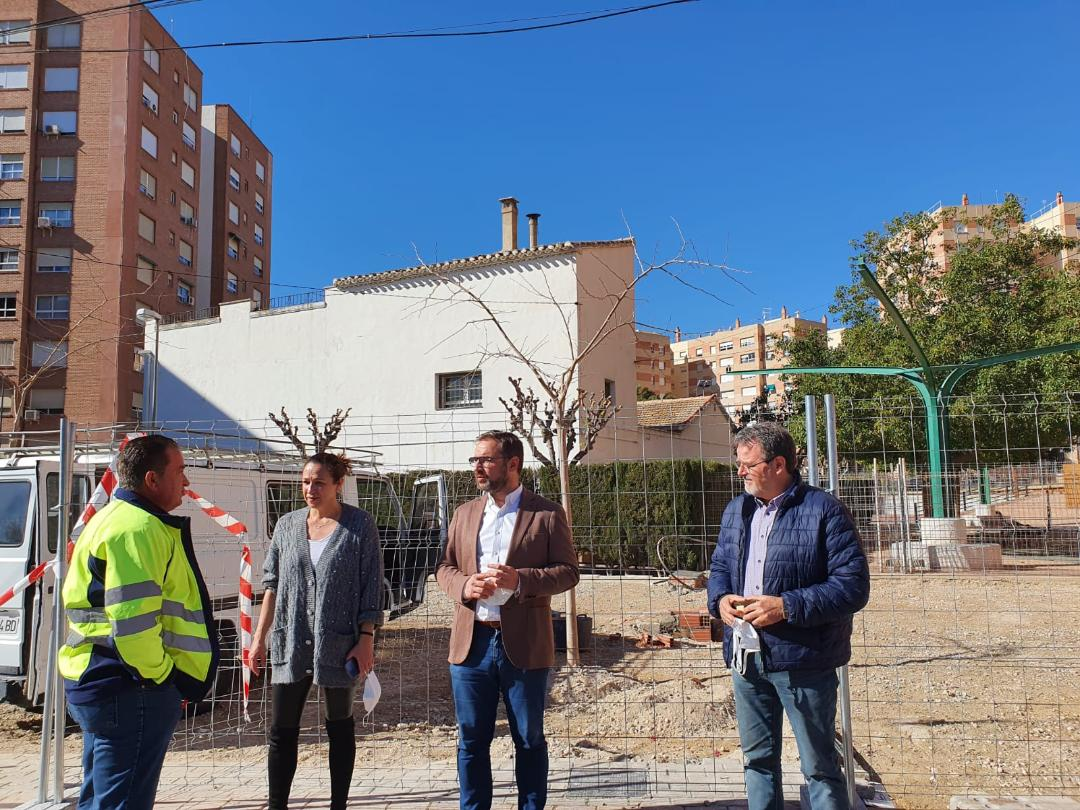 El Ayuntamiento de Lorca inicia los trabajos de renovación del pavimento del parque de la Alameda “Doctor Gimeno Baduell”