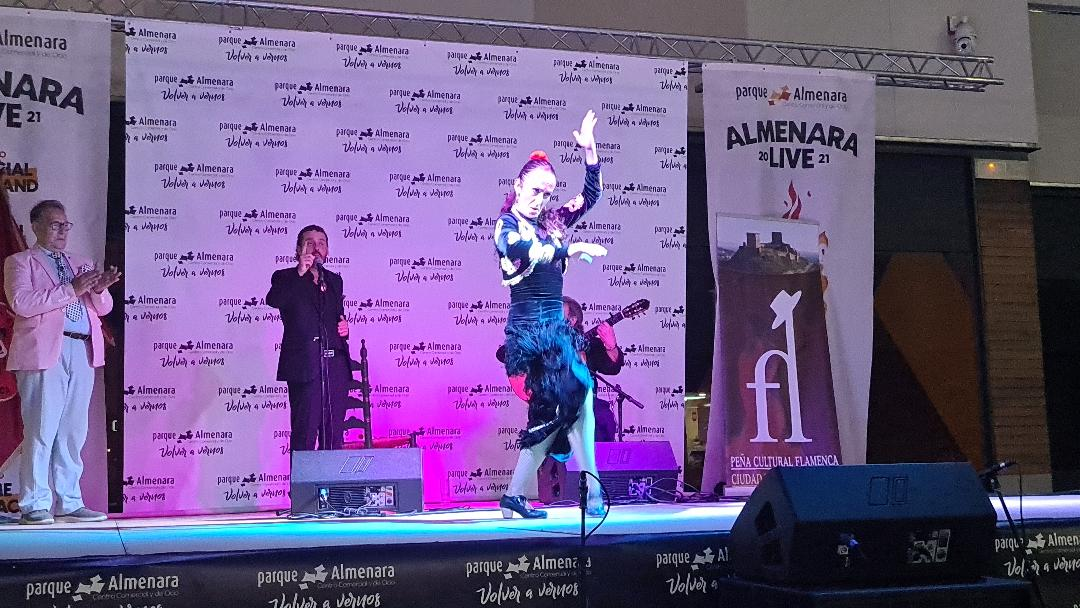 El Incoloro: El Flamenco viste sus mejores galas culturales en el Centro Comercial 'Almenara', por Jerónimo Martínez