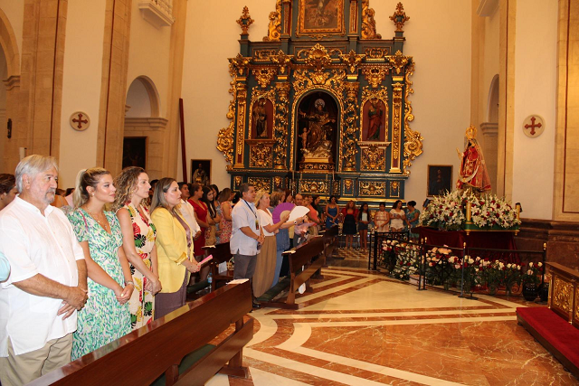 Cientos de personas acompañan a la 'Virgen del Cisne' en su peregrinar por el casco antiguo de Lorca