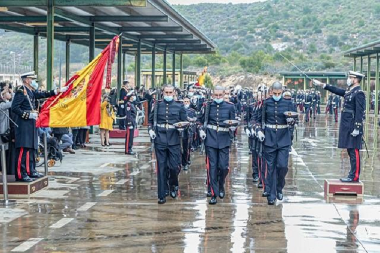 139 aspirantes a soldado profesional juran Bandera en la Escuela de Infantería de Marina “General Albacete y Fuster” de Cartagena