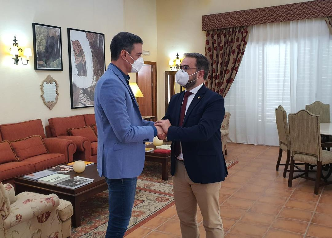 El Alcalde de Lorca y el Presidente del Gobierno de España mantienen un encuentro en el que 
