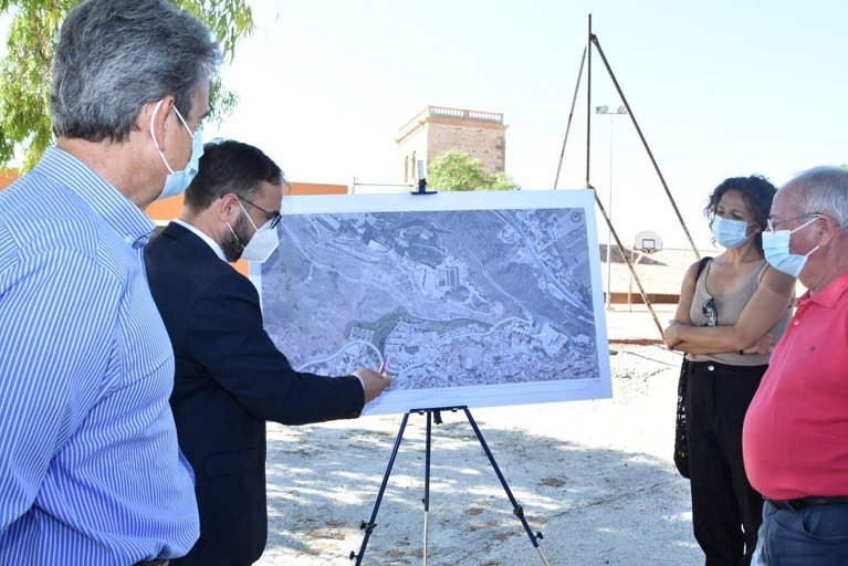El Ayuntamiento de Lorca impulsa el proyecto de construcción del Vial de los Barrios Altos, “infraestructura clave” para mejorar las conexiones entre los barrios y pedanías del municipio