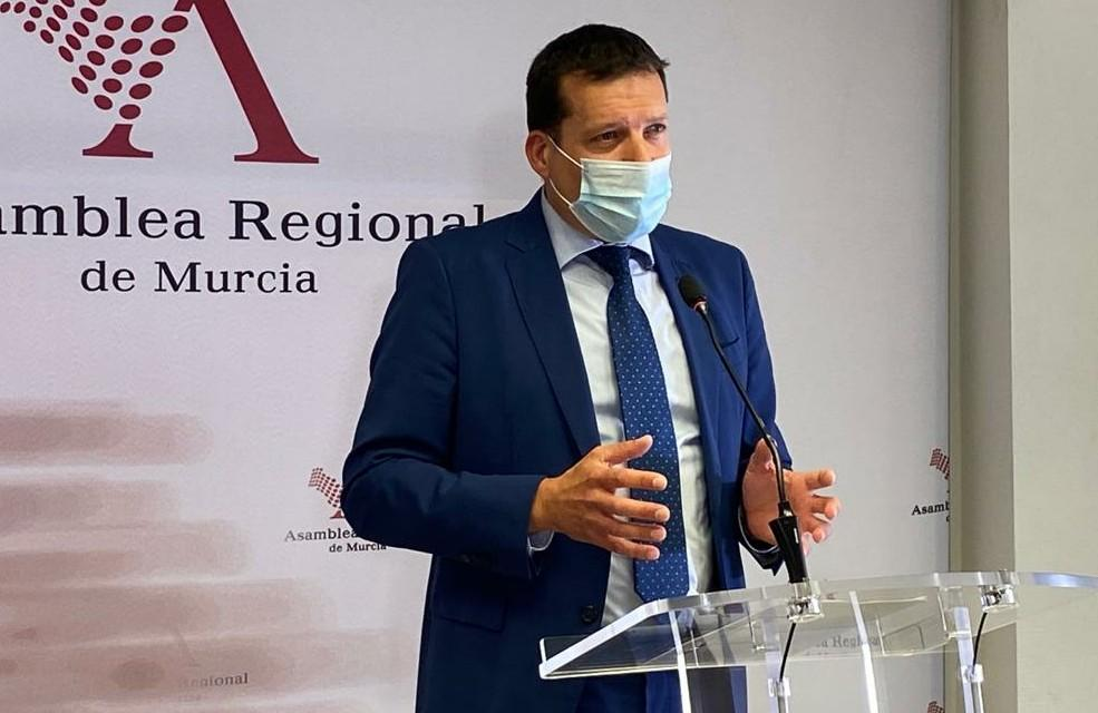 Manolo Sevilla: “El Gobierno tránsfuga de López Miras recorta el presupuesto para recuperar el Mar Menor”