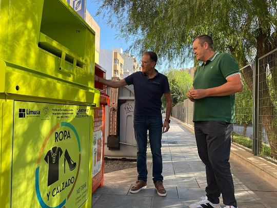 Limusa 'amplía' la recogida selectiva en Lorca incorporando 140 contenedores para ropa y aceite usado