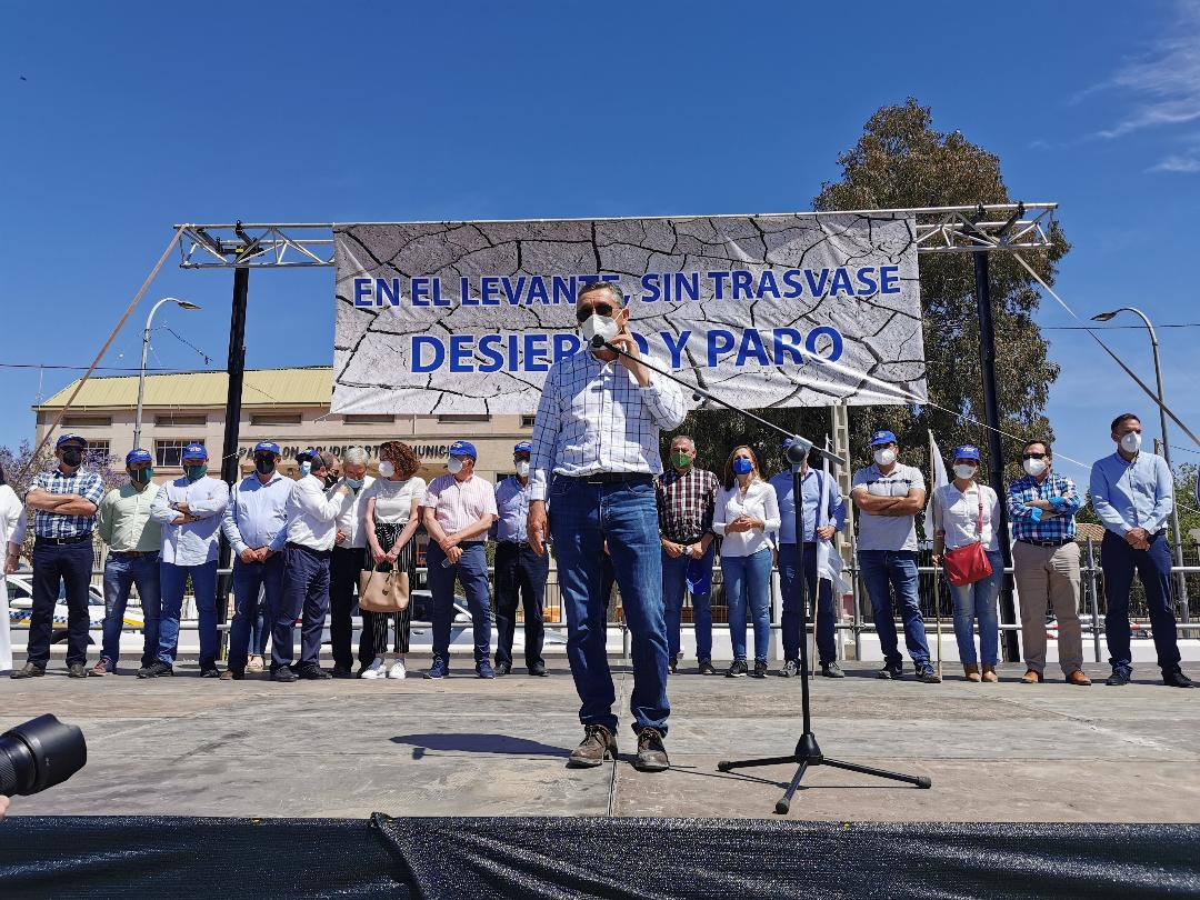 La Mesa del Agua de Almería participa en la movilización en defensa del trasvase Tajo-Segura celebrada en Huércal-Overa  