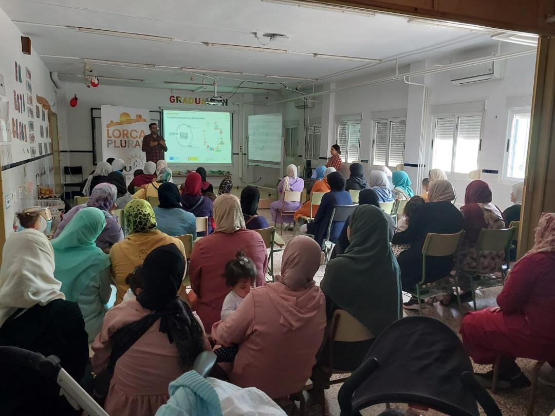 La Concejalía de Diversidad imparte charlas en los centros escolares sobre hábitos de estudio y de salud, bajo el título 'La Educación, cosa de dos: colegio y familia'
