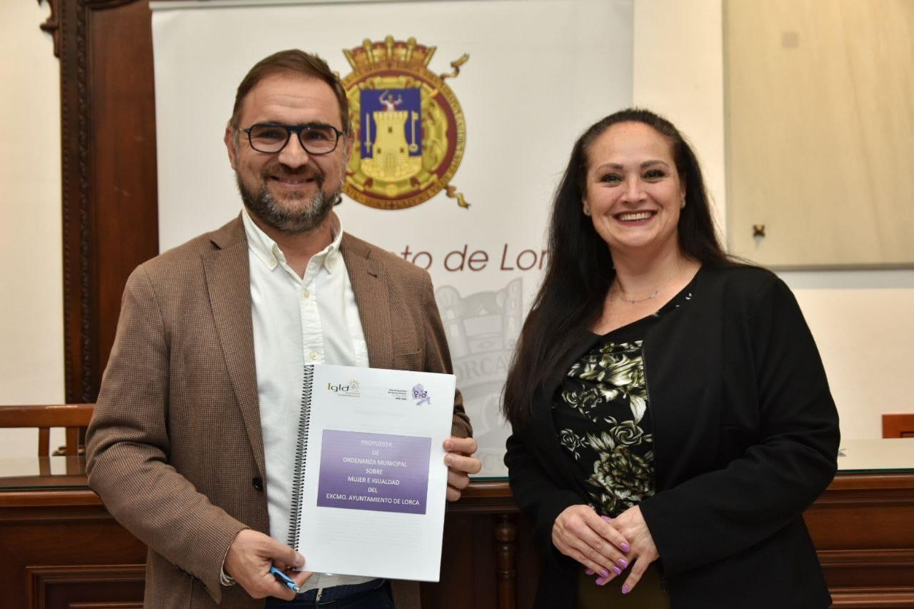La propuesta de Ordenanza Municipal sobre Mujer e Igualdad elaborada en defensa de la igualdad efectiva entre mujeres y hombres será debatida en la próxima sesión plenaria