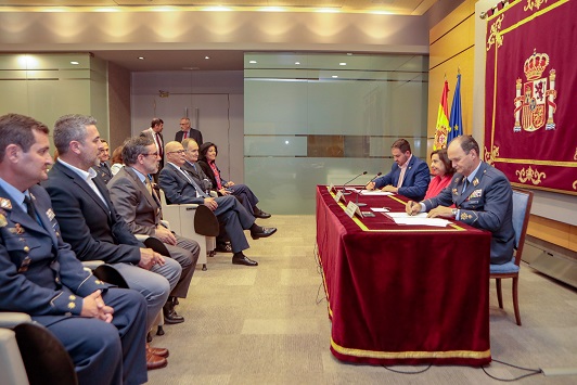 Defensa y el Ayuntamiento de Los Alcázares firman un convenio para promover la Cultura de la Defensa