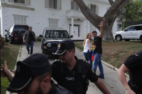 España aclara que la embajada es inviolable y que no entregará a Leopoldo López a la justicia venezolana