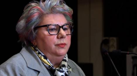 Dolores Vázquez recibe un homenaje tras 18 meses en prisión por un crimen que NO cometió